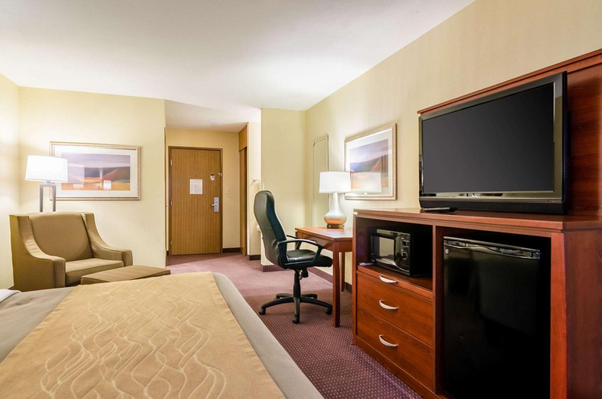 Comfort Inn Colby Esterno foto