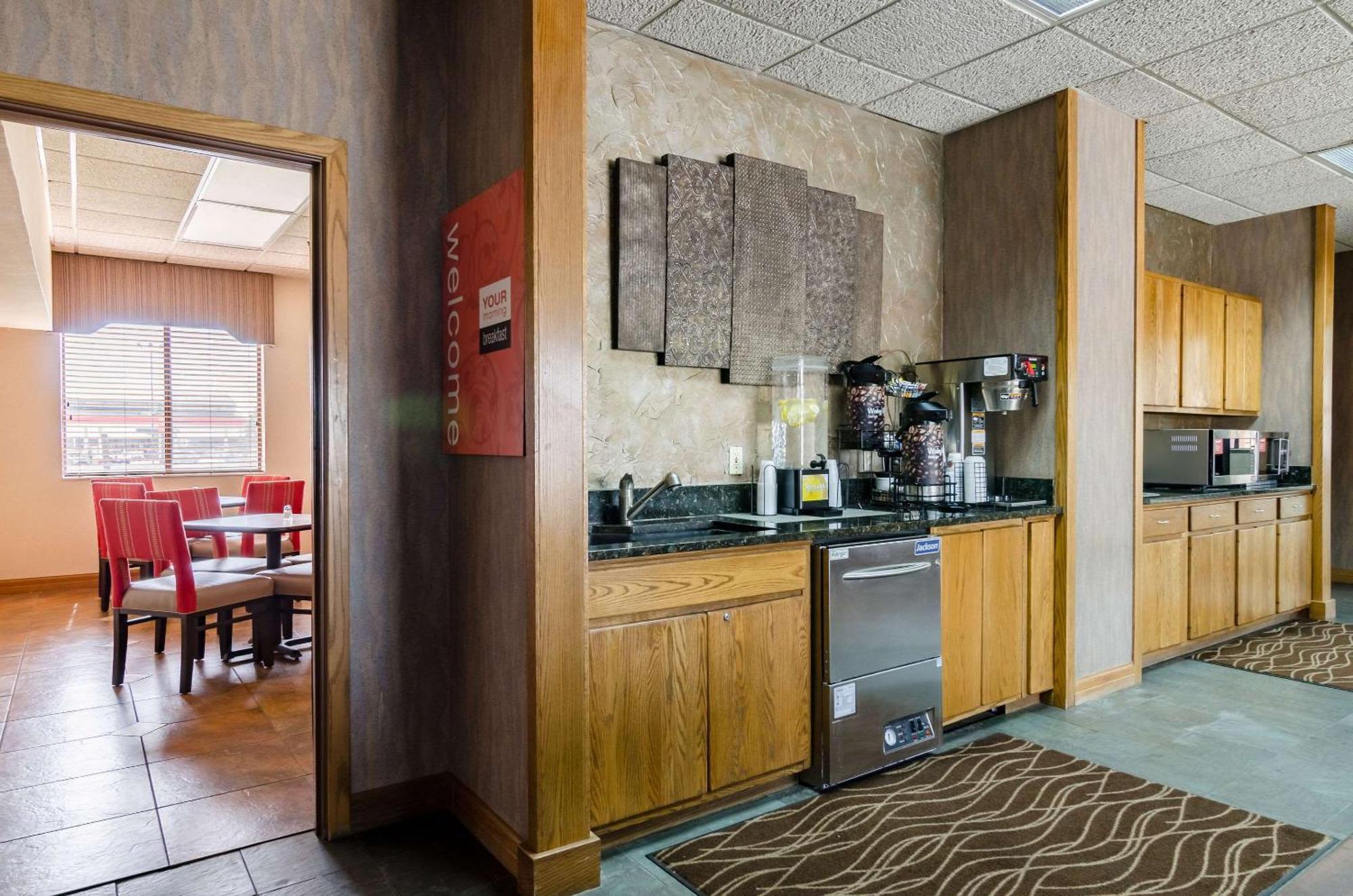 Comfort Inn Colby Esterno foto