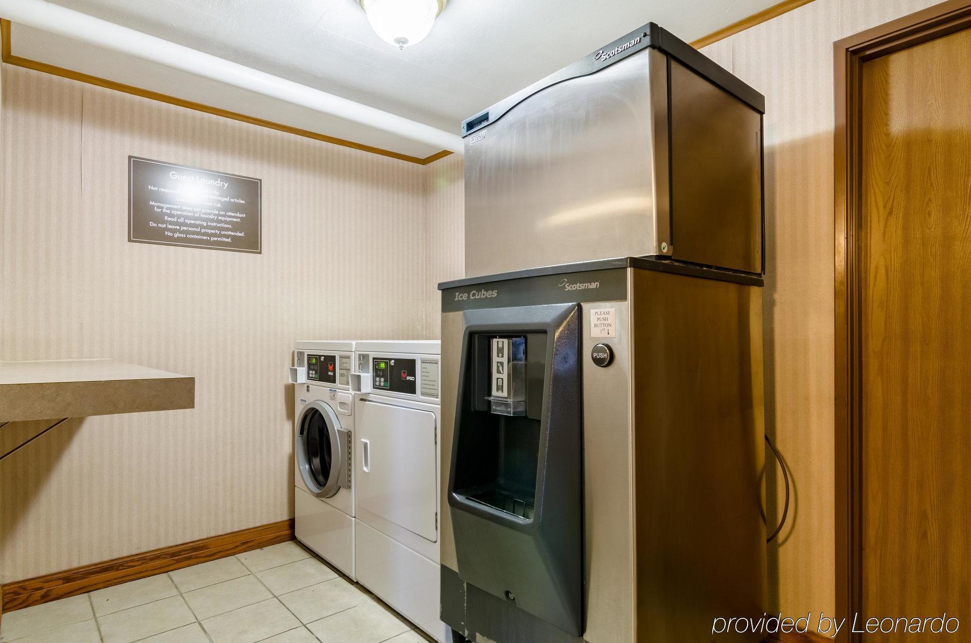 Comfort Inn Colby Esterno foto